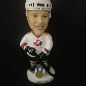 VTG Ryan Smyth 2002 Olympic Team Canada Hockey Gold Medal Bobble Head